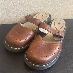 Dr. Martens Vintage Brown Leather Mary Jane Clogs Women’s Size 7